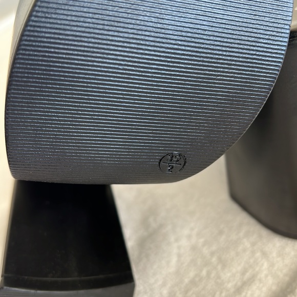 ASOS DESIGN Nebi chunky platform heeled mules in black - Picture 7 of 8